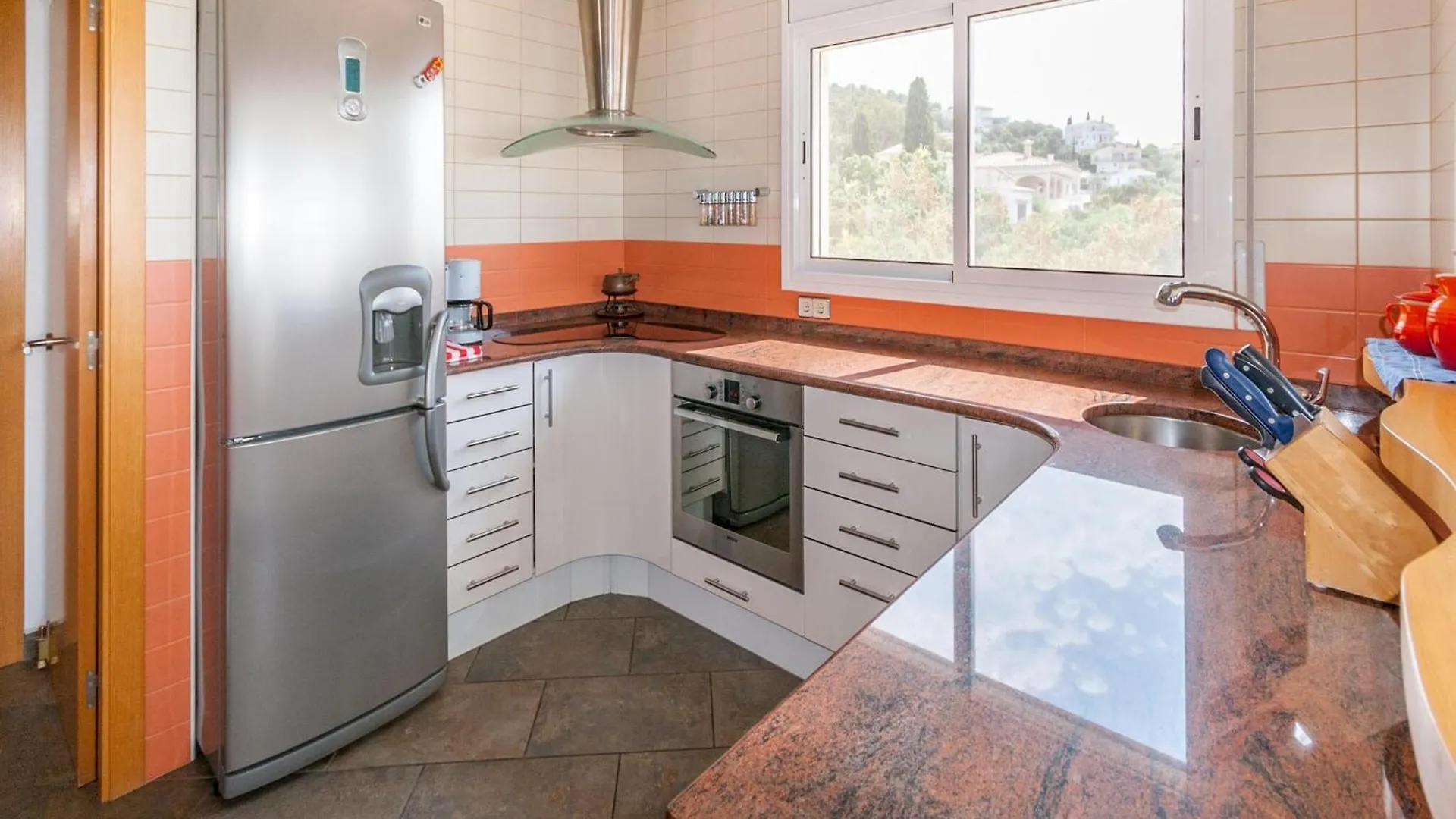 Modern Apartment In Roses With Swimming Pool Spanien