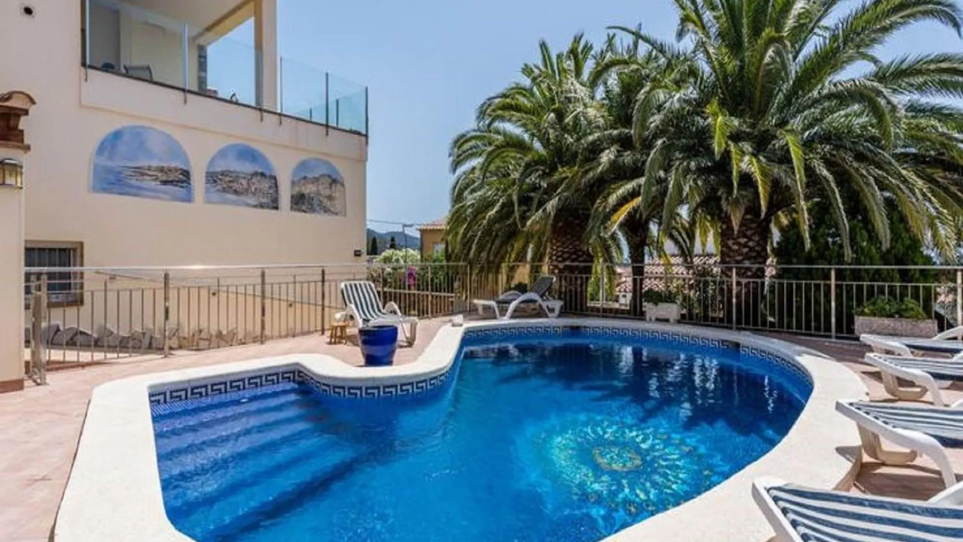 Modern Apartment In Roses With Swimming Pool