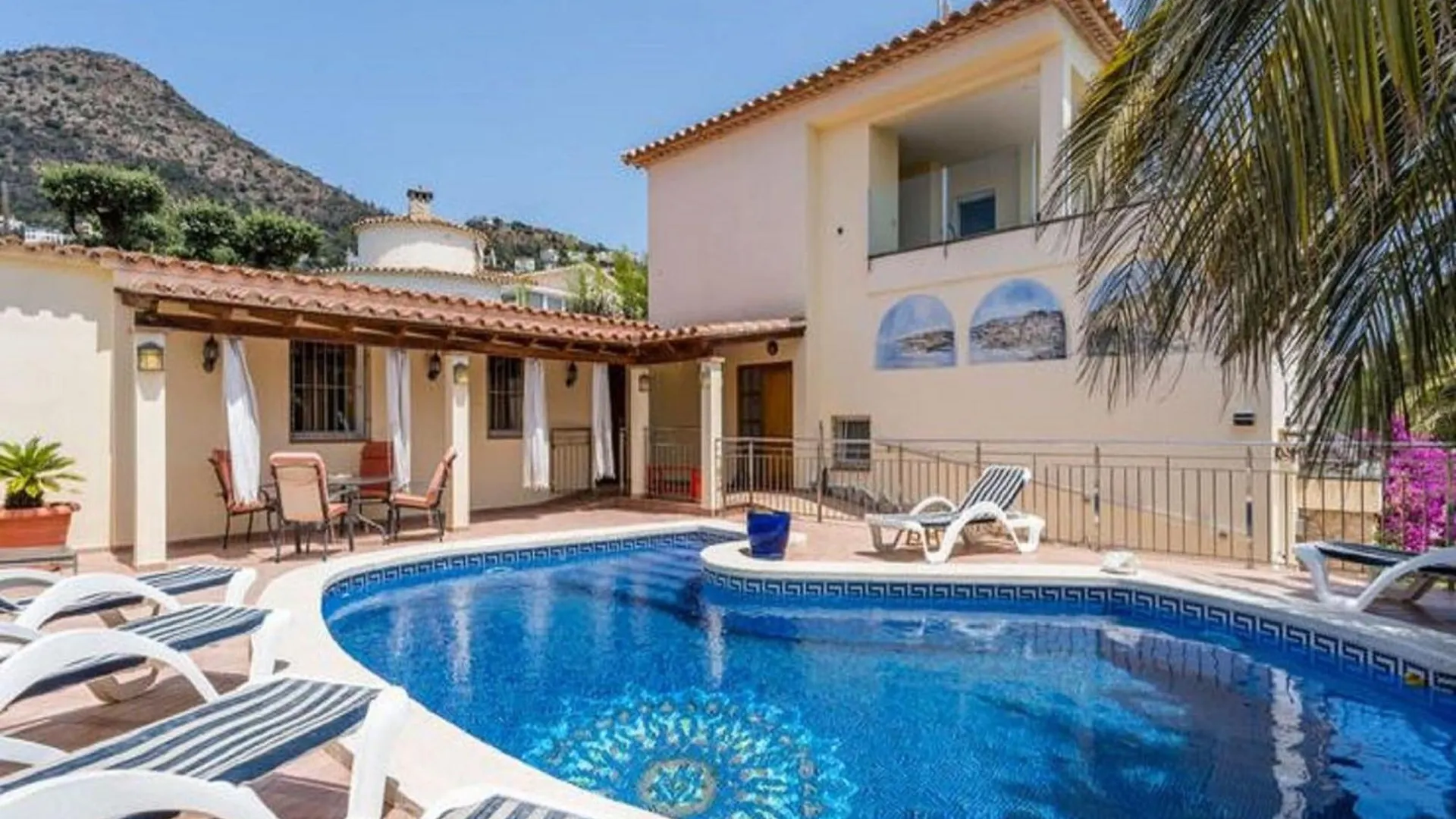 Modern Apartment In Roses With Swimming Pool